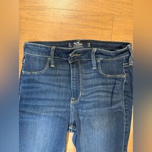 Hollister High Rise Blue Jeans Classic Style